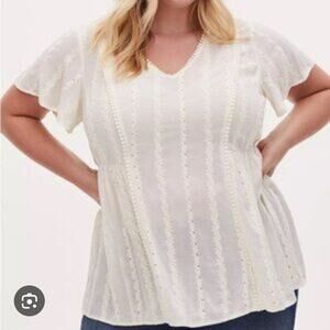 Torrid Blouse Plus Size 2X Ivory Eyelet Embroidered Boho Flutter Sleeve